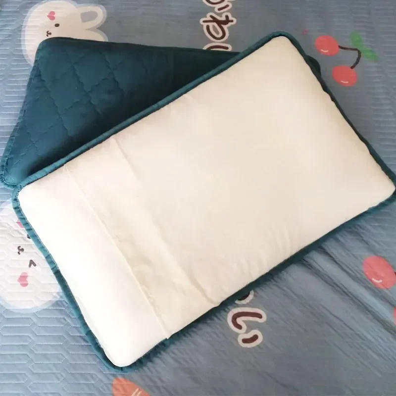 Description Picture 4 of item1Pc / 2Pc Waterproof Quilted Pillowcase Solid Color Pillow Cover Case 48x74cm Pillowsham Anti-Mite Anti-Bacterial Bedroom