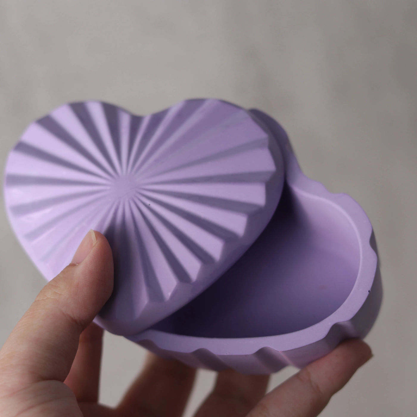 Description Picture 6 of itemDIY Concrete Storage Box Silicone Mold Heart Shape Candle Jar Craft Gift Making Plaster Resin Casting Molds Home Decor Supplies