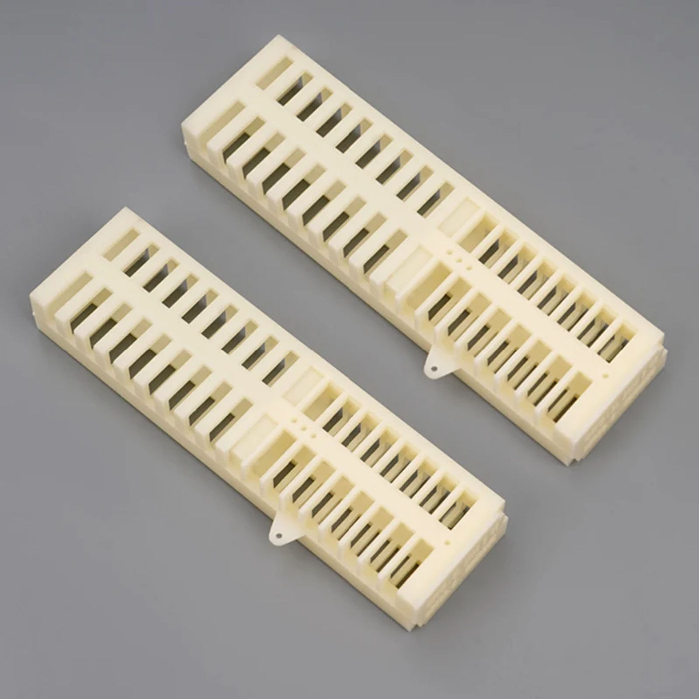 Description Picture 3 of item10/20 Pcs Lengthened Queen Bee Extendible Cage Drawer Multifunction Rearing Anti Escape Catcher Beekeeping Supplies Tools