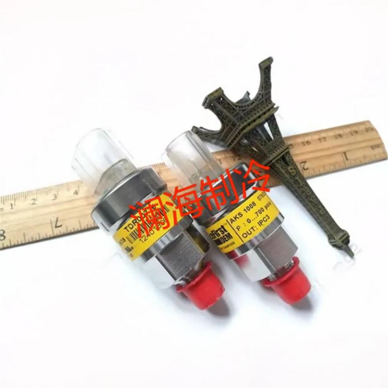 Description Picture 3 of itemNew Trane pressure sensor transmitter TDR00369 TDR00736 AKS1008 060G593505 X13790348100 0-50PSIA