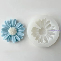 2024 New Daisy Scented Daisy Silicone Candle Mold Aromatherapy Soap Mold for Candle Making Kit DIY Flower Handmade Candle Mold