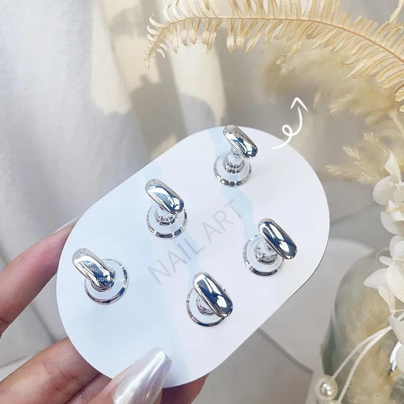 Description Picture 3 of itemNail Practice base Extremely simple strong magnetic metal nail holder Wear nail pieces fixed suction nails art tool Practice