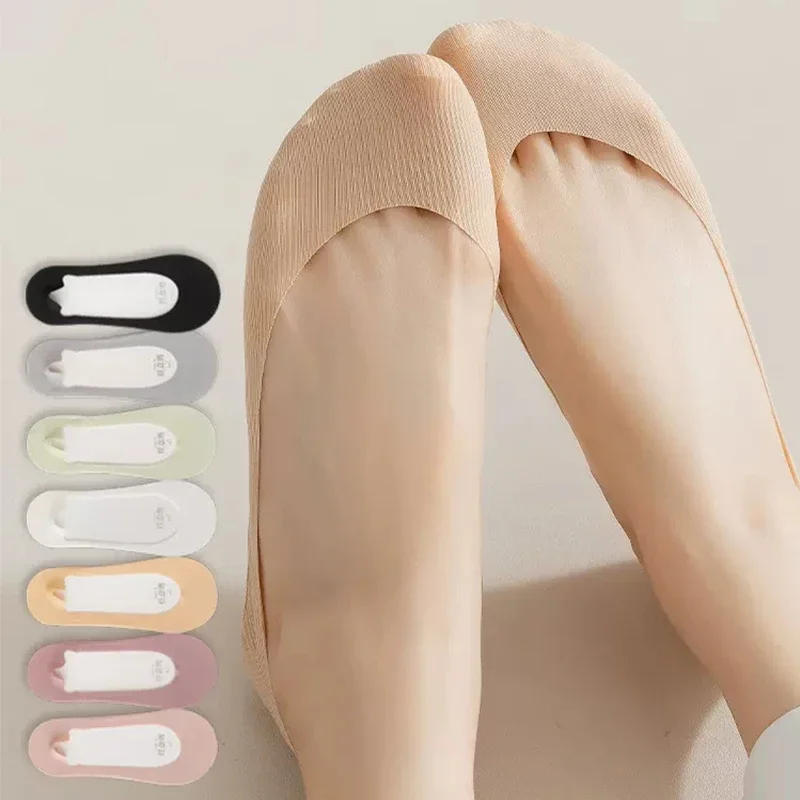 Description Picture 2 of itemSocks Women's Summer Invisible Short Ankle Foot  No-show Low Cut Silicone Non-slip Black Boat Socks