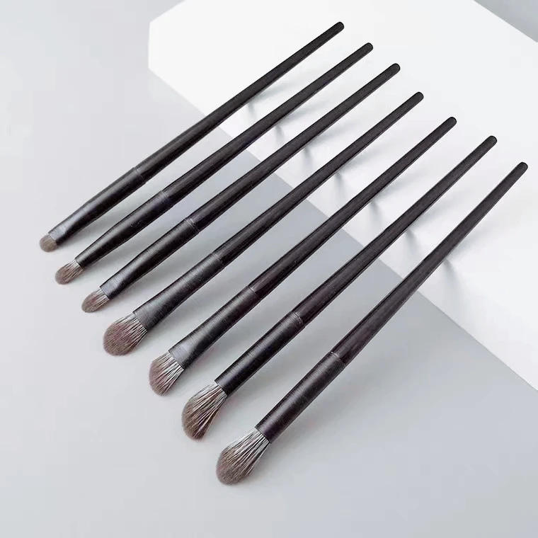 Description Picture 6 of itemLOYBJ Eyeshadow Makeup Brushes Soft Hair Professional Eye Contour Nose Shadow Brush Cosmetic Blending Shader Detail Make Up Tool