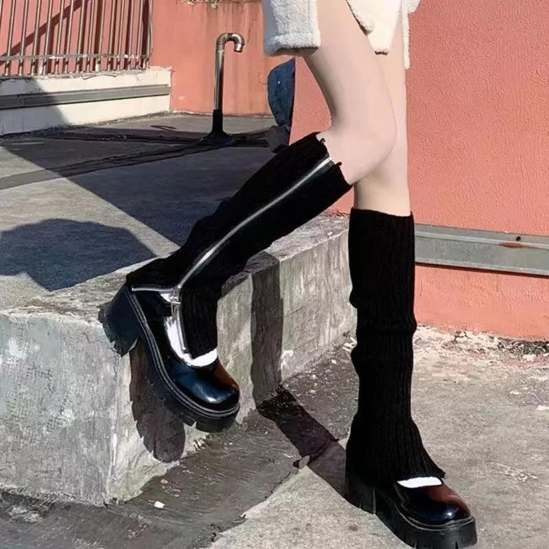 Description Picture 5 of itemA pair of black and white knitted leg covers for women, Korean style trendy mid-calf socks with zipper piles, Japanese style Har