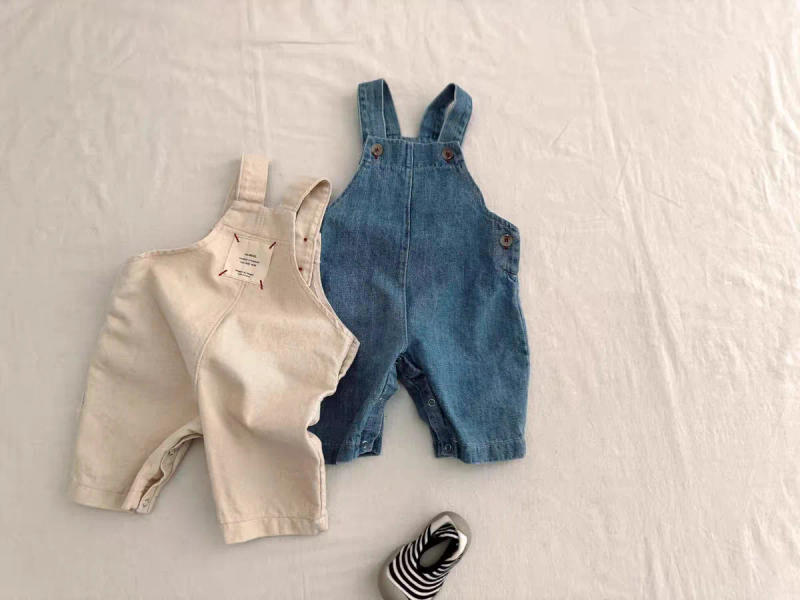 Description Picture 4 of item2025 Spring New Baby Girl Sleeveless Loose Denim Jumpsuit Newborn Toddler Boy Cute Jeans Romper Infant Casual Clothes 0-24M