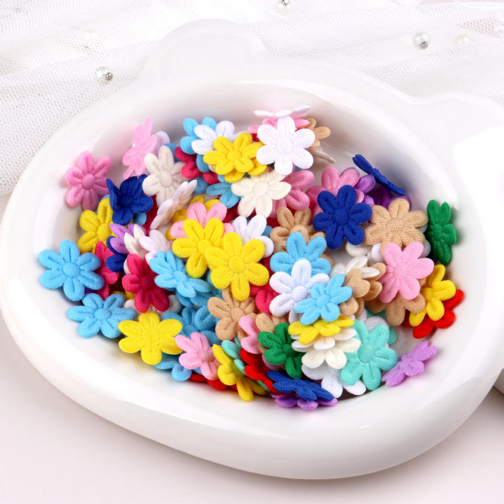 Description Picture 2 of item100pcs Six-Petal Flower Felt Cloth Embossing DIY Sewing Craft Hairpin Handmade Materials Cloth Patches Wedding Home Decor