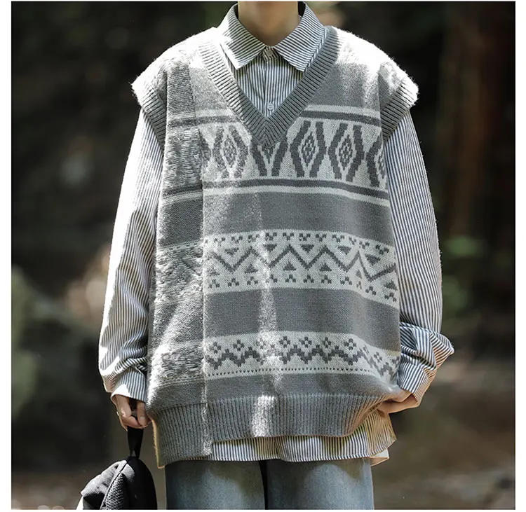 Description Picture 5 of itemMen Sweater Vest Autumn V-neck Loose Spliced Stripe Knitting Vests Couple All-match Streetwear Japan Style Sleeveless Sweaters