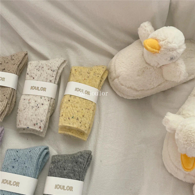 Description Picture 4 of itemSP&CITY Korean Fashion Winter Thickened Point Wool Socks Women's Cotton Solid Middle Tube Warm Socks Harajuku Cashmere Stockings