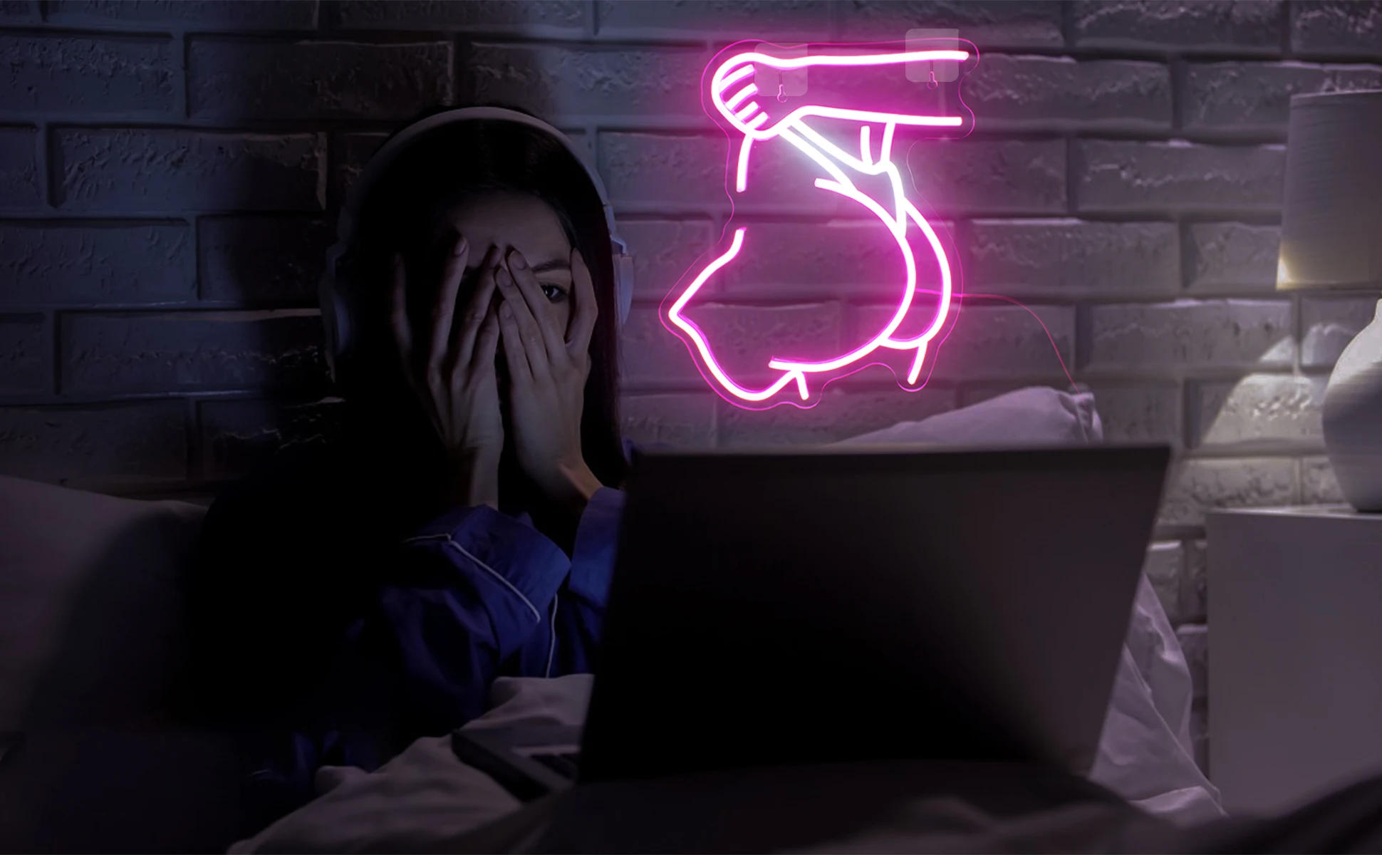 Description Picture 2 of itemWoman Ass Naked Neon Led Sign Sexy Pink Half Body LED Lights Hanging Wall Decor Bar Shop Party Club Home Bedroom USB Power Lamp