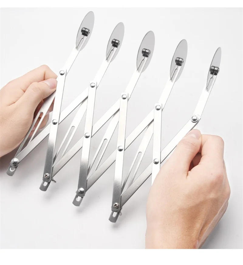 Description Picture 6 of itemStainless Steel Dough Divider 3/5/7 Wheel Cutter Flexible Roller Blade Dough Knife Noodle Pizza Pastry Peeler Baking Pan Tool