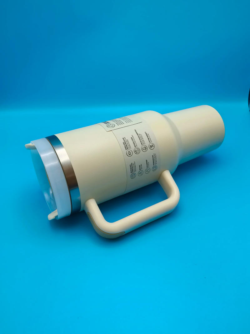 Description Picture 6 of item40 oz tumbler with handle and straw | Cup holdefor travel | Insulated stainless steel cup | BPA-freeColor milky white1000-1500mm