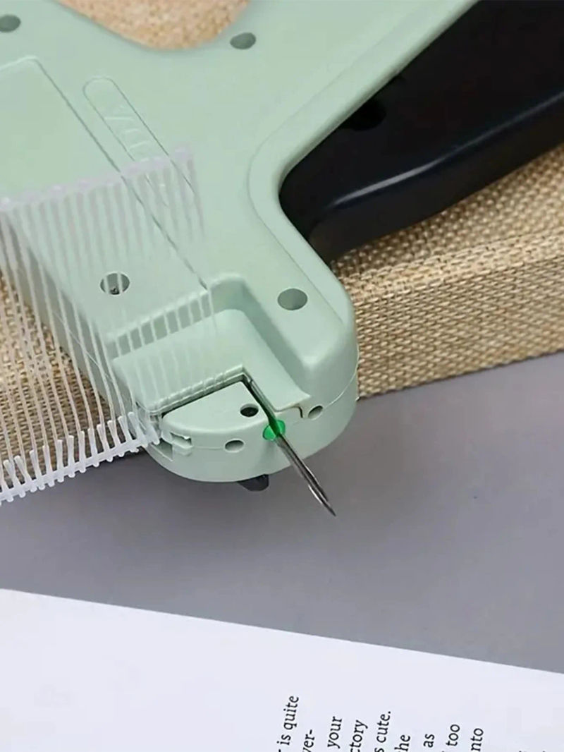 Description Picture 4 of item1set High-Speed Clothing Label Gun - 1000 Barbs, 5 Needles, DIY Apparel Tagging for Garment Price Tags