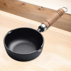 11/13cm Cast Iron Mini Egg Frying Pan Nonstick Small Wok with Pour Spout Steak Auxiliary Food Pan Butter Melting Pot for Cooking