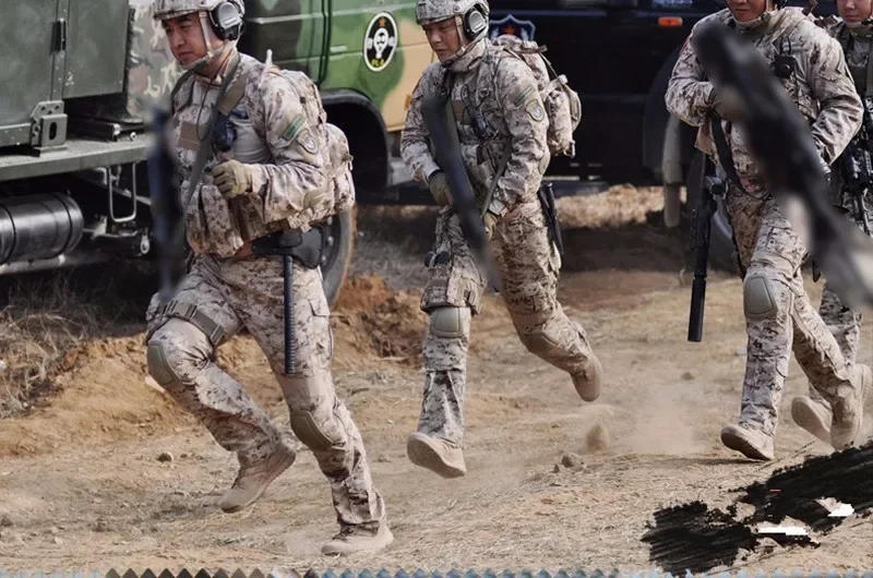 Description Picture 4 of itemMen's Outdoor Tactical Hiking T-Shirts,Hunting Camouflage Long Sleeve Hunting Climbing Shirt,Male Breathable Sport Clothes