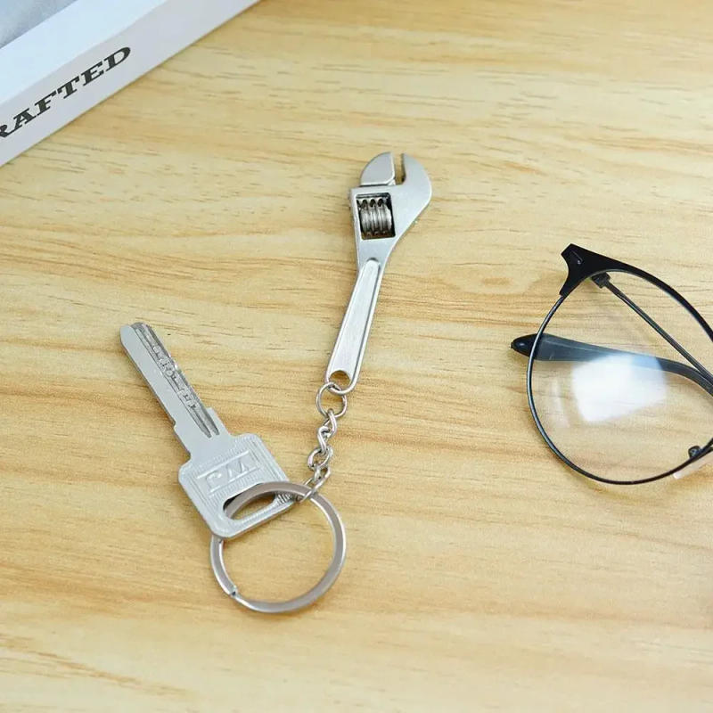 Description Picture 6 of item1PC Multifunction Mini Wrench Mini Open-end Wrench Portable Hand Tool Jaw Spanner Key Chain Shifting Spanner Tool