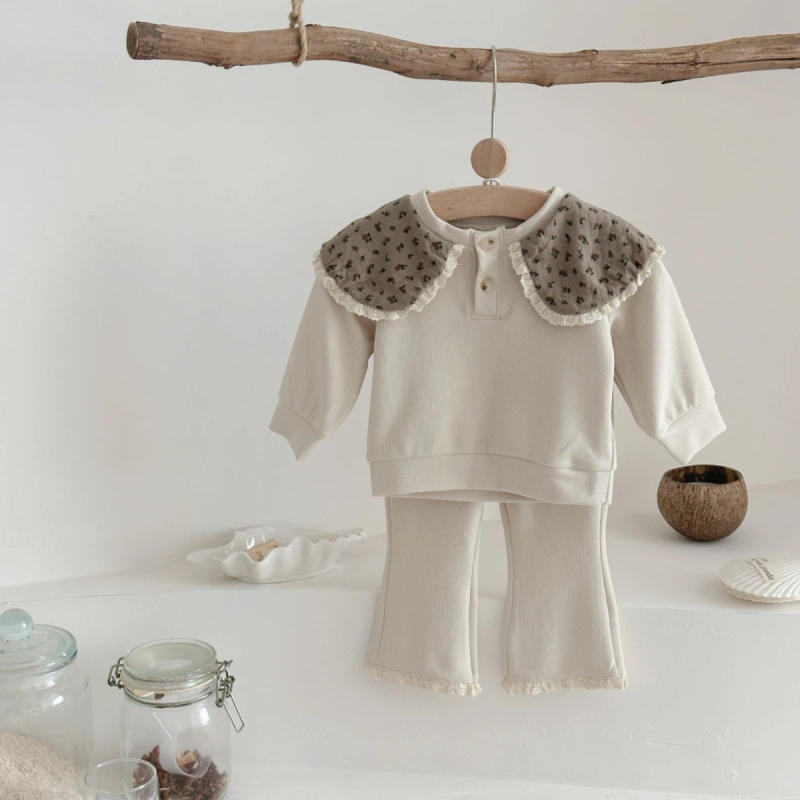 Description Picture 5 of itemKorean Style Spring Autumn New Baby Boy Girl Clothes Kids Floral Collar Lace Long Sleeved Set Trousers Infant Fashionable Suit