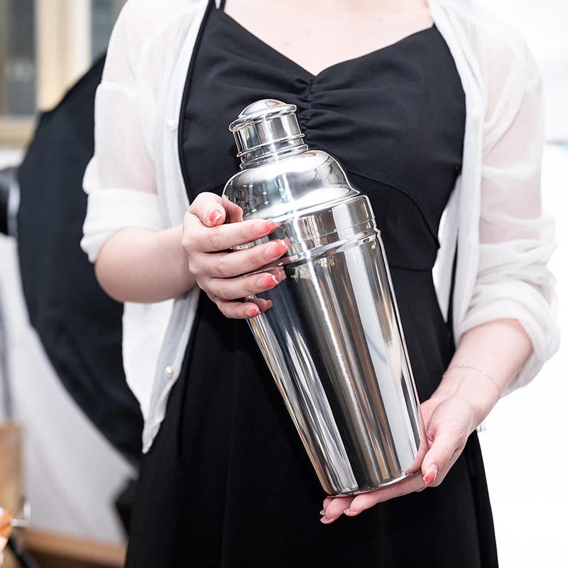 Description Picture 2 of item550/750/1800ml Stainless Steel Cocktail Shaker Cocktail Mixer Wine Martini Drinking Boston Style Shaker Party Bar Tools New