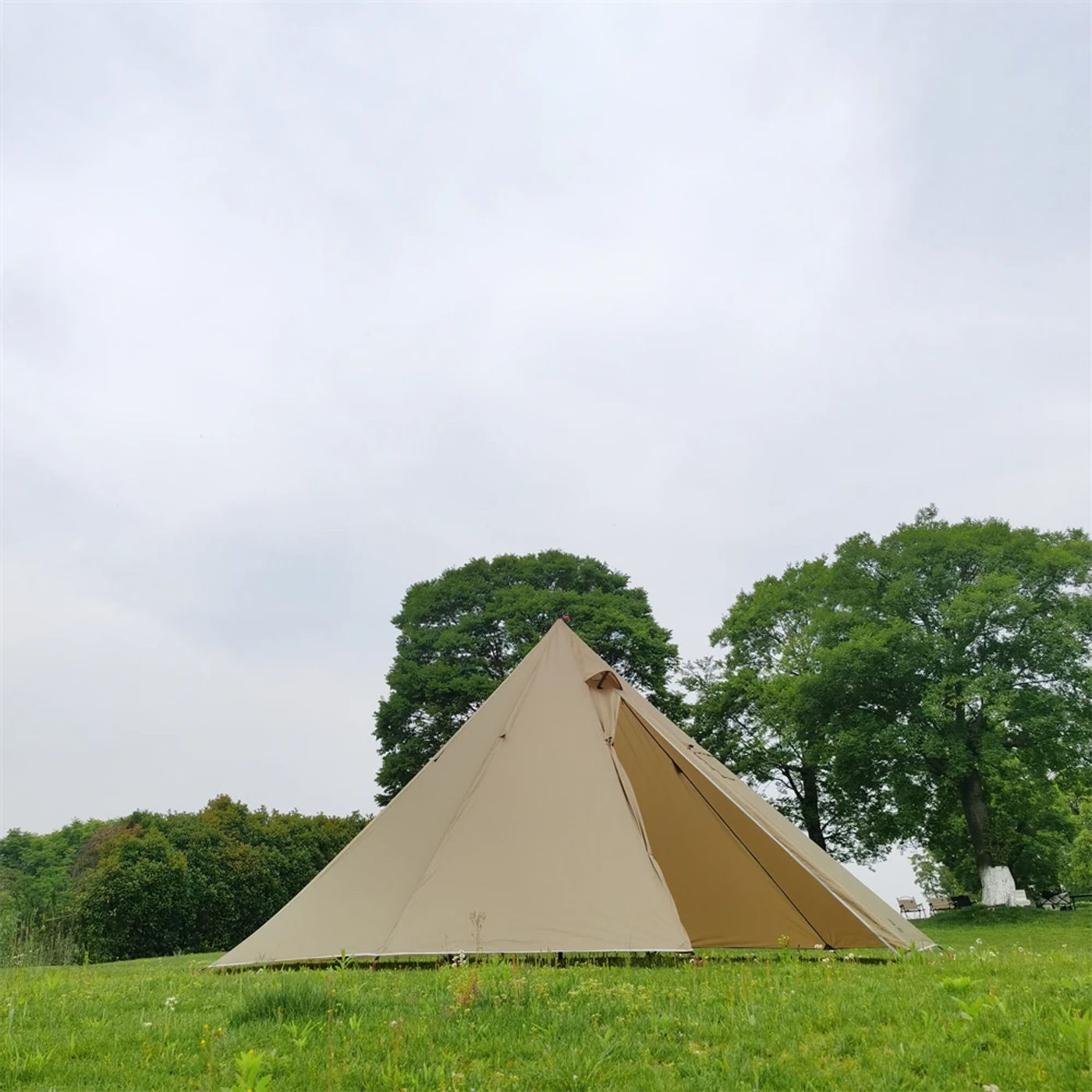 Description Picture 6 of itemNew 5M Oversized Pyramid Tent Outdoor Camping Tent With Chimney Jacket Awnings Shelter 4 Season Hiking Teepee Tipi Yurt Tent