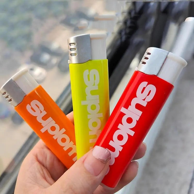 Description Picture 3 of itemCreative Kids Toy Lighter Type Water Gun Press To Spray Fake Lighter Trick Or Treat Prank Gadgets Funny Party Water Spray Toys