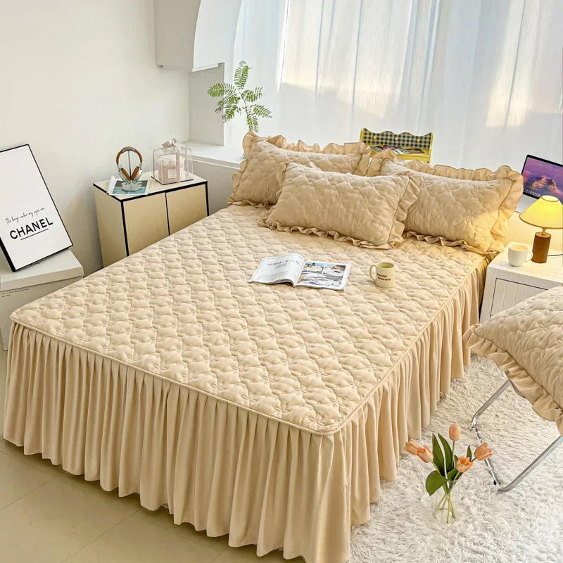 Description Picture 4 of itemSumptuous Solid Bed Skirt - High-Weight Water-Washed Quilted, 45cm Hem, Luxurious Touch for a Sophisticated Bedroom