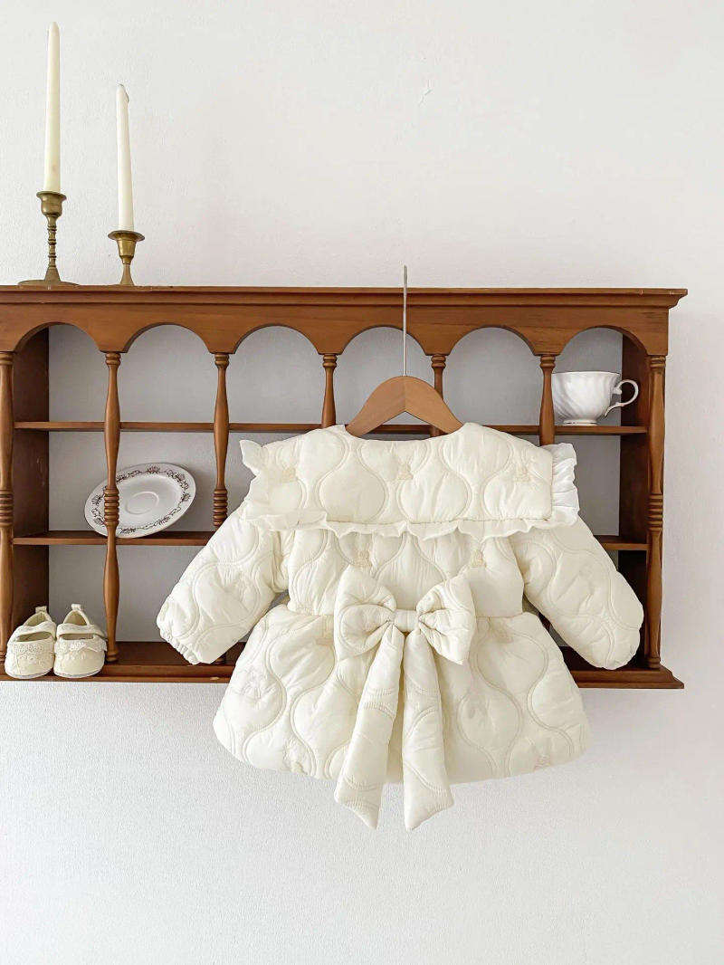 Description Picture 3 of item2025 Winter New Girl Long Sleeve Warm Coat Children Thick Cotton Padded Jacket Fashion Kids Girls Bow Large Lapel Coat Clothes