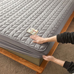 Cotton Thicken Mattress Cover Quilted Mattress Portector Topper Pad Anti-bacterial Non-Slip Bedspreads Soft Bedding Fitted Sheet