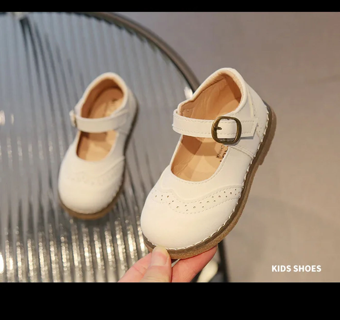 Description Picture 3 of item2024 Spring Autumn Kids Soft Leather Shoes For Girl School Party Buckle Strap Girls Shoes