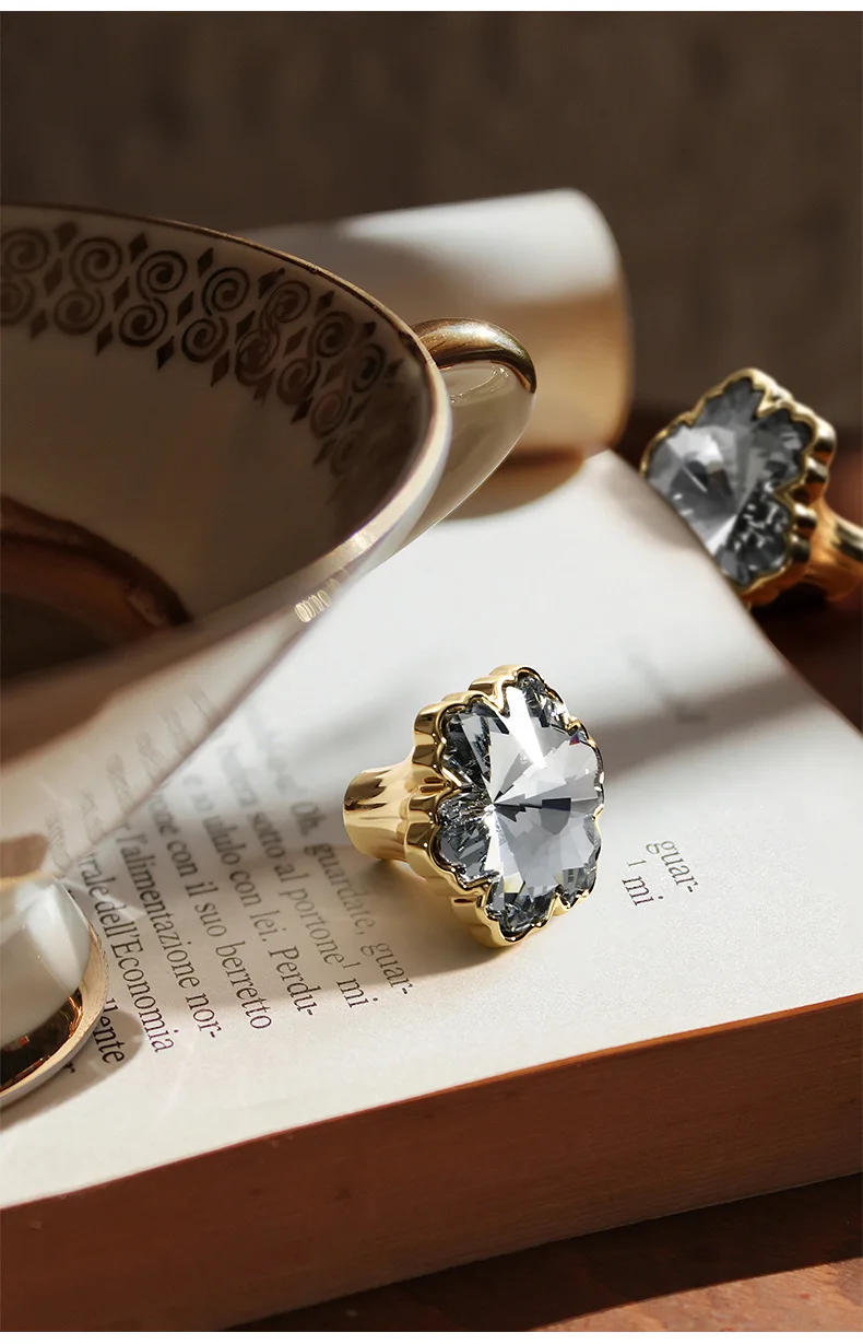 Description Picture 6 of itemSnow Diamond Knobs Cabinet Drawer Knobs and Handles Light Luxury Clothes Cabinet Door Handles Drawer Pulls Furniture Hardware