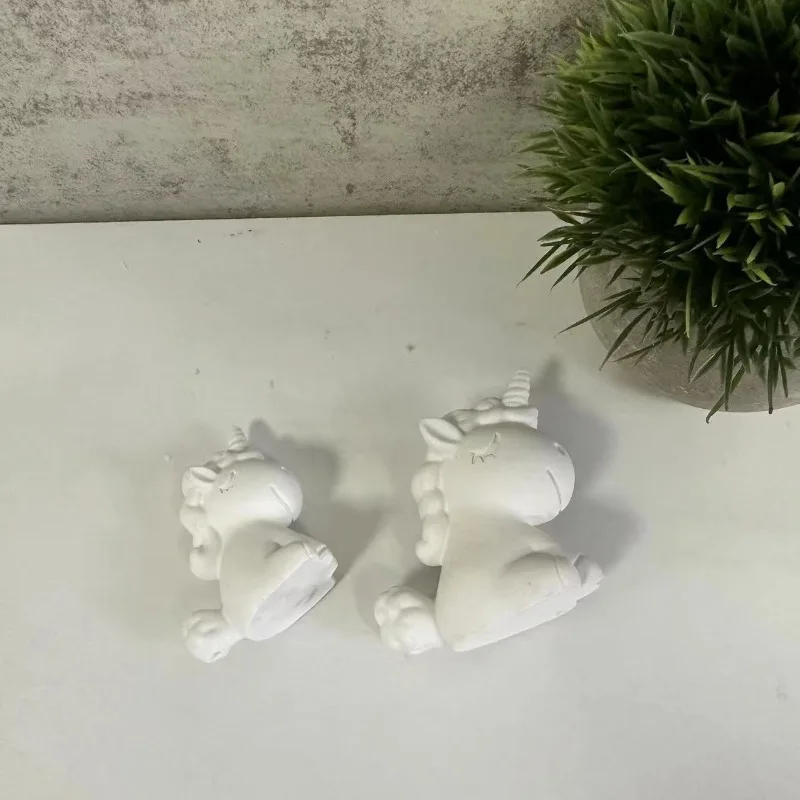 Description Picture 3 of itemTransparent Unicorn Silicone Epoxy Resin Molds Animal Handmade Aromatherapy Candle Making Form Decoration Tool