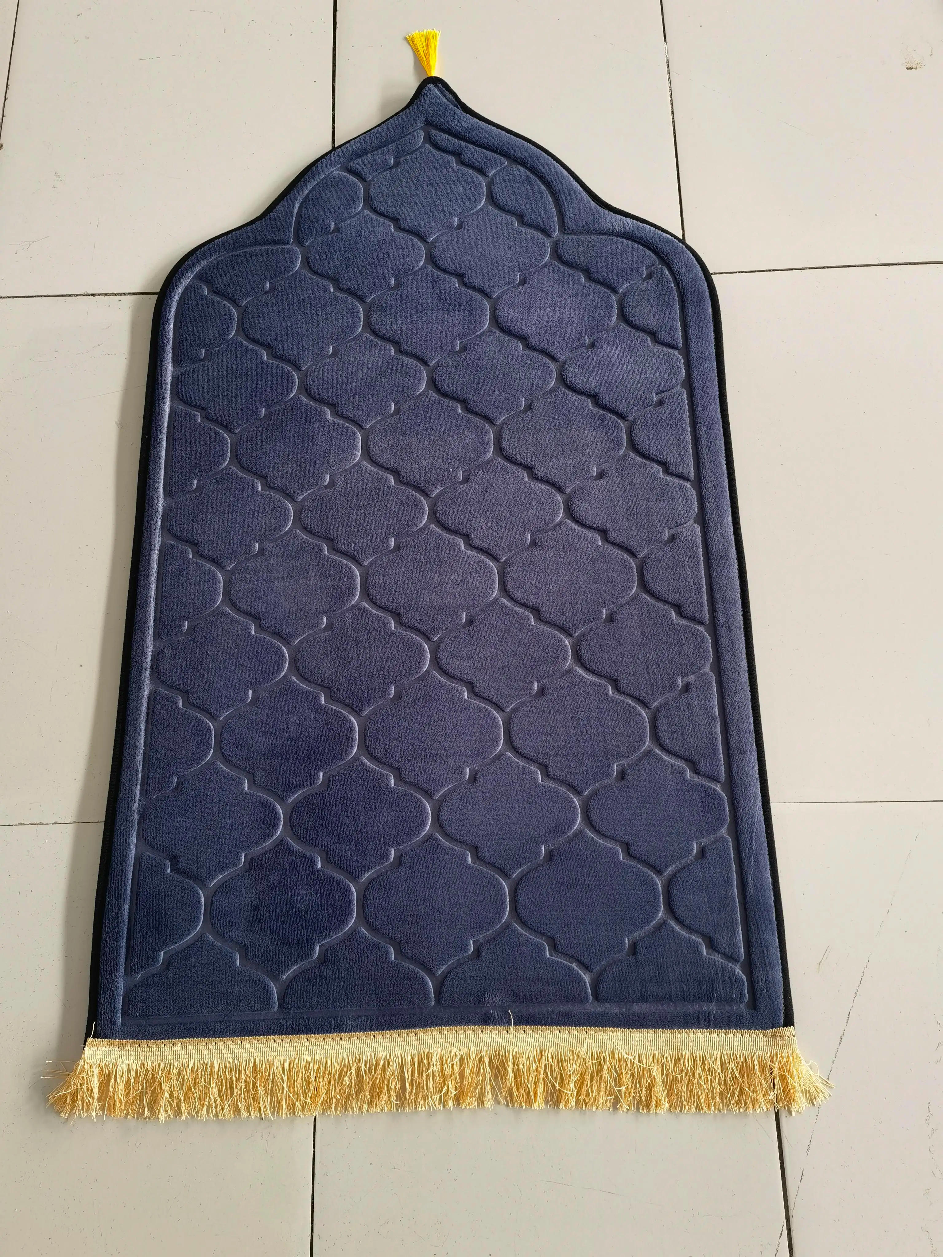 Description Picture 4 of itemFlannel Prayer Mat For Muslim Ramadan Worship Kneel Blanket Embossing Floor Carpets Anti Slip Soft Portable Travel Prayer Rug