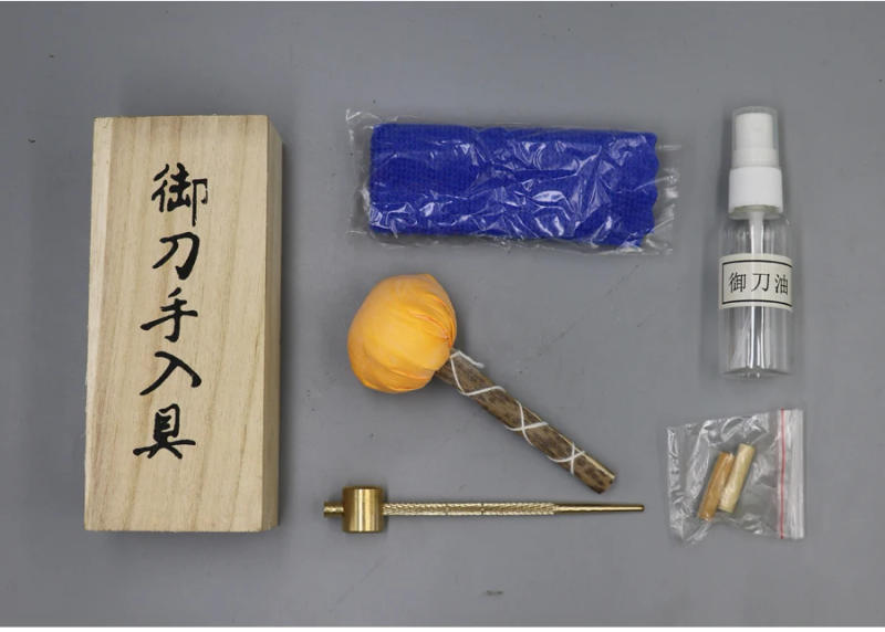 Description Picture 5 of itemJapanese Samurai Katana Maintenance Kit Cleaning 5 Tools Set Storage Wooden Case And Sword Cloth With Brass Hammer Without Oil