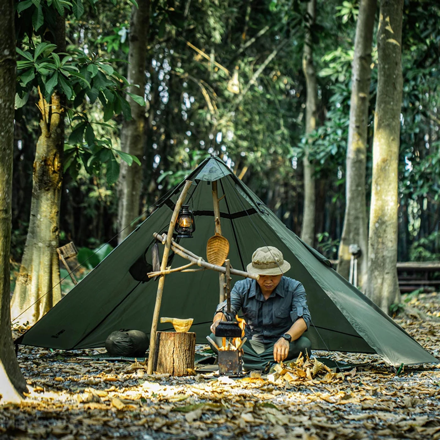 Description Picture 2 of itemOnetigris Multiuse Raincoat Configurable Outdoor Tent TENTSFORMER Poncho Shelter 1500mm Waterproof 3 Season Single Tent