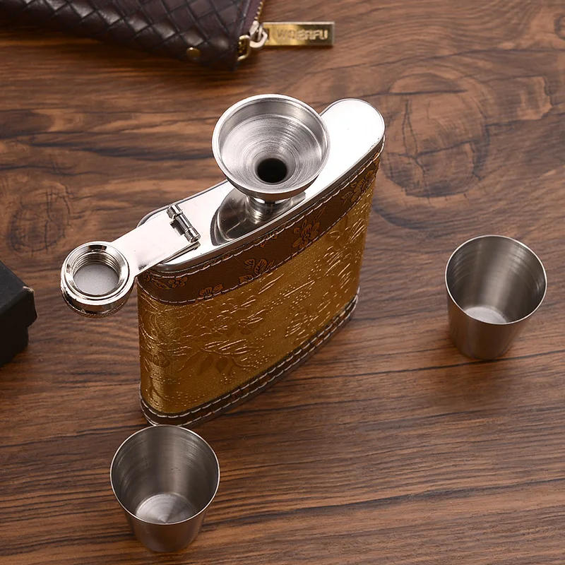 Description Picture 4 of itemGift Box Flask 7/8oz Pu Leather Wrapping Whisky Bottle Flagon 18/8 Stainless steel Hip Flask Pocket Alcohol Bottle