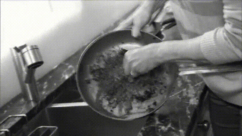 Description Picture 2 of itemDormitory Mini Electric Skillet NonStick Breakfast Machine Fry Eggs Flapjack Pan