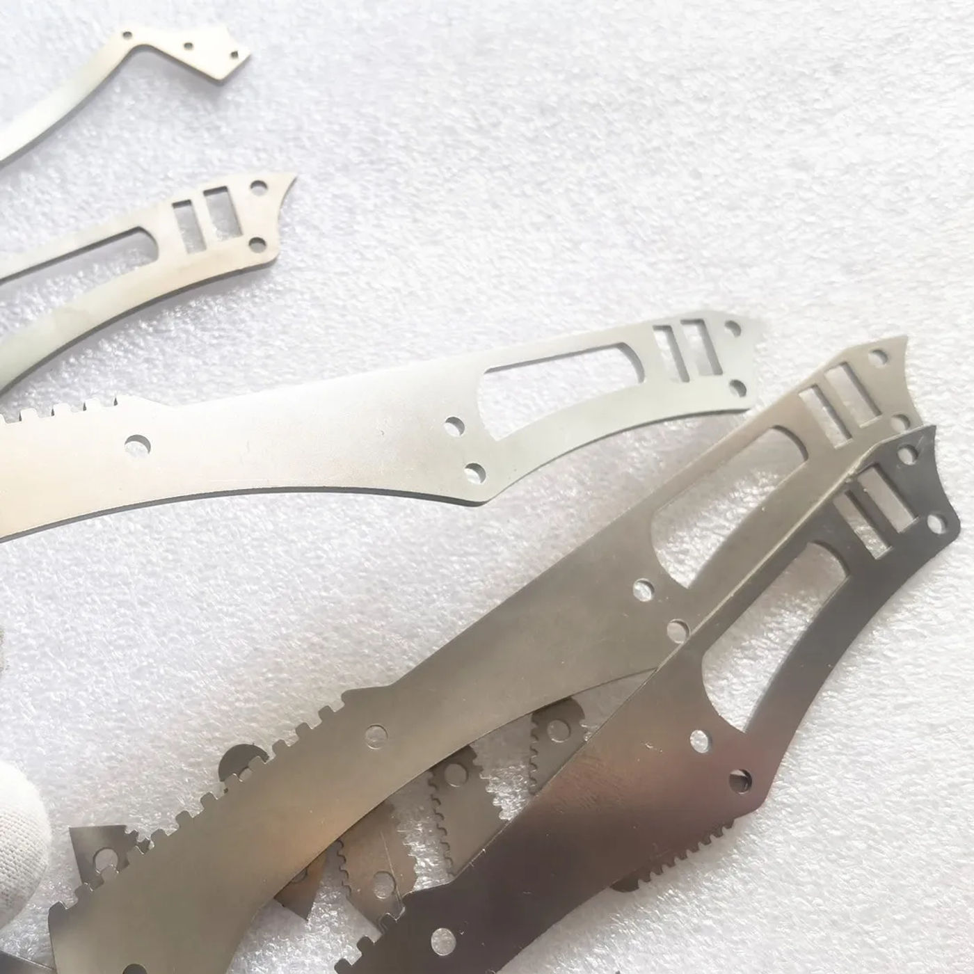 Description Picture 3 of item304 stainless steel table ornaments Assembled DIY small bow Continuous emission Built-in 8 arrows Suction cup arrow