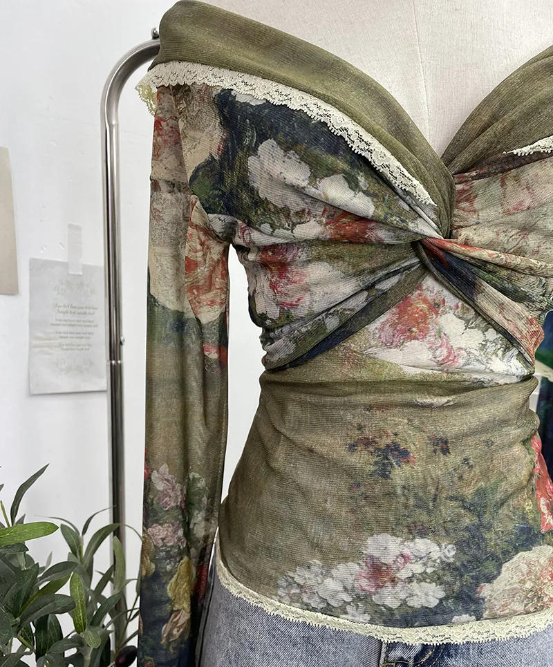 Description Picture 2 of itemVintage Oil Painting Printed Women T-Shirt Harajuku Tie-Dye Slash Neck Pleated Top Korean Chic Long Sleeve Lapel Tees New