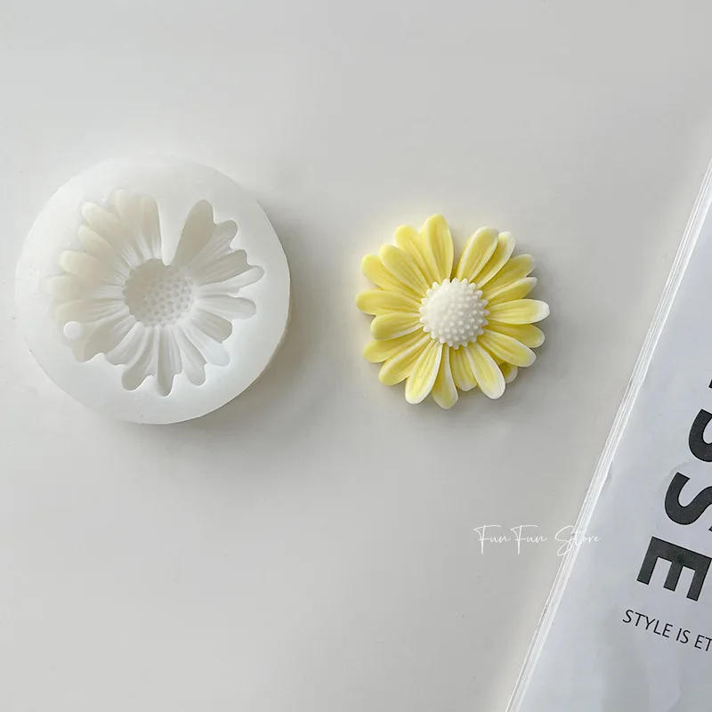 Description Picture 5 of itemDaisy Scented Candle Daisy Silicone Candle Mold Aromatherapy Soap Mold for Candle Making Kit DIY Flower Handmade Candle Mold