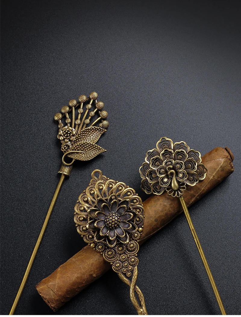 Description Picture 2 of itemRetro Carving Cigar Needle Bronze Dredge Drilled Loose Cigarette Cigar Pass Needle Tool Smoker Carving Smoking Accessories