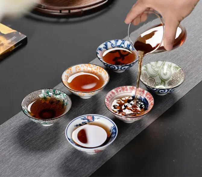 Description Picture 4 of item6PCS Chinese Household Teaware Blue and White Porcelain Tea Set Hand-painted Tea Cup Puer Black Tea Tieguanyin Ceramic Cups