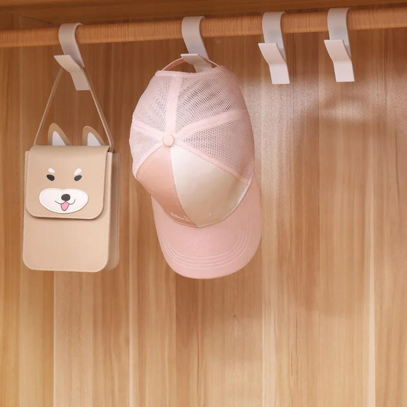 Description Picture 4 of item2-4Pcs Multi-Purpose Heating Hook Coat Hook Towel Rack Radiator Bracket Bathroom Hook Clothes Hanger Soft Scarf Rack Towel Rack