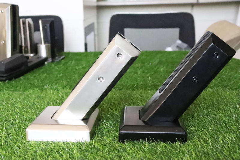 Description Picture 6 of itemStainless Steel Duplex 2205 Satin Brushed Glass Level Adjustable Glass Spigot