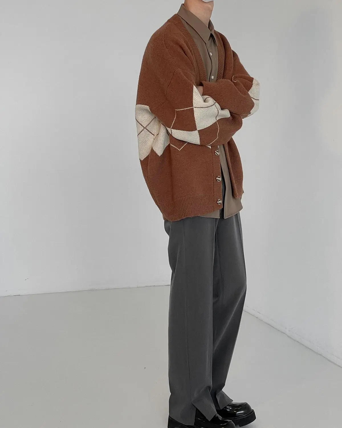 Description Picture 6 of itemJapanese Retro Diamond Plaid Sweater Autumn Winter Couple Causal Loose High Street Cardigan Sweaters Jacket Male Clothes