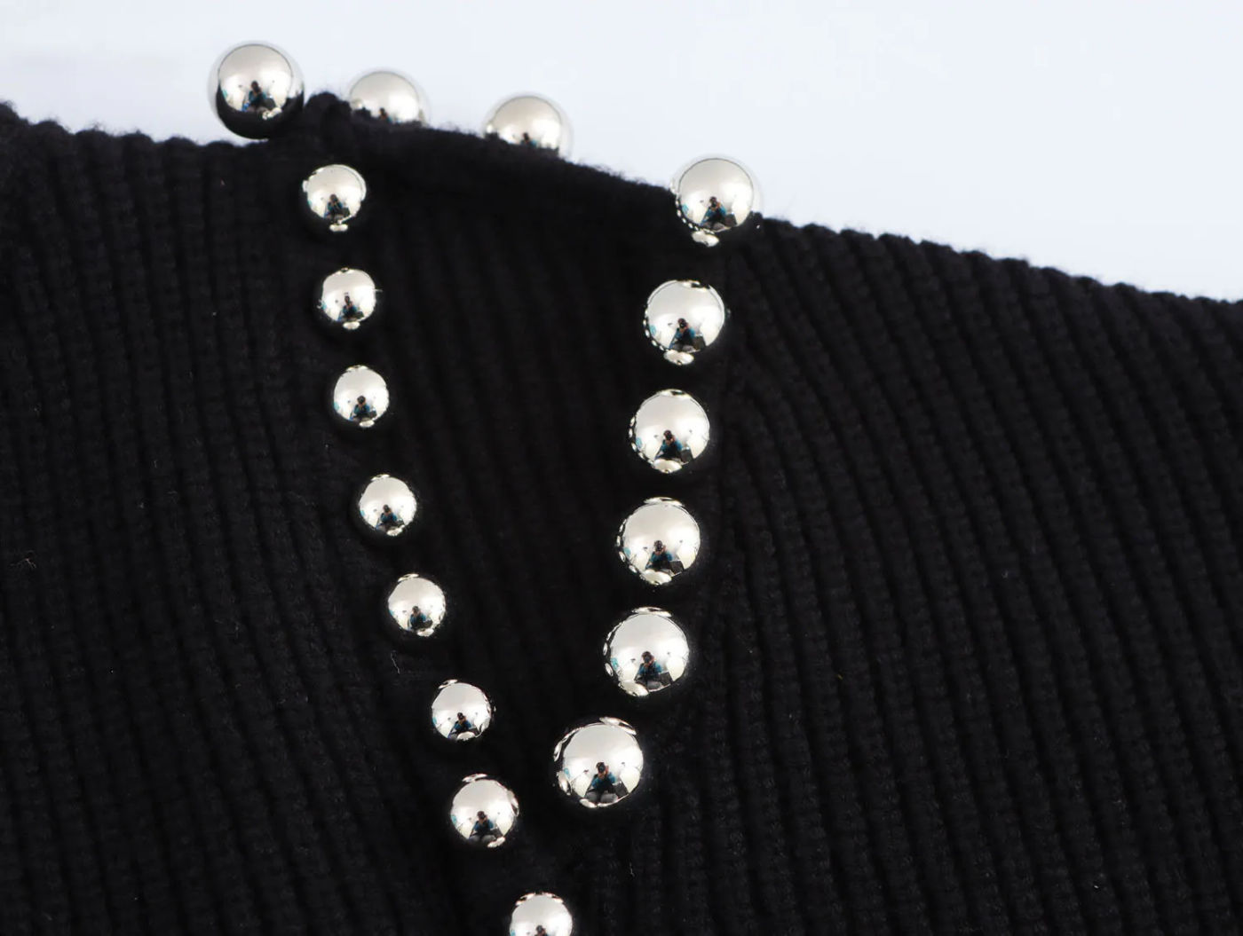 Description Picture 6 of itemDEEABAE Korean Style Women's Clothing Heavy Black Pearl Off-shoulder Top Short Style Small Knitwea Pullovers