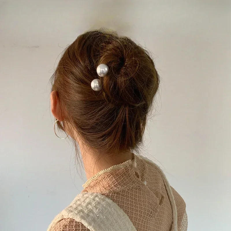 Description Picture 4 of itemTemperament Niche Simple U Shaped Hair Pins Elegant Pearl Hairpins Metal Bobby Style Grips Hair Bun Clips Hair Styling Tools
