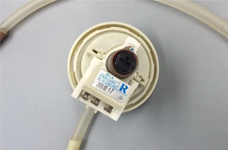 Description Picture 4 of itemFor LG washing machine water level sensor water level switch controller 6501EA1001 pressure tube