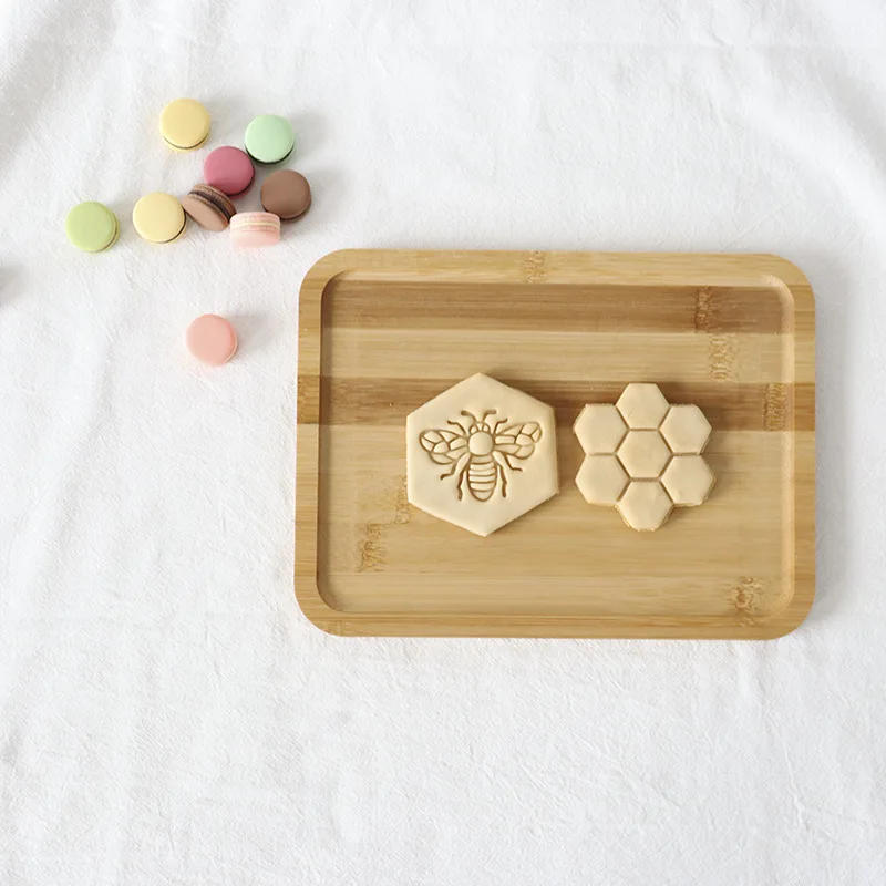 Description Picture 5 of itemHoneycomb Cookie Cutter Insect Honeybee Pattern Fondant Biscuit Embosser Mold Gingerbread Craft DIY Fondant Cake Decorating Tool