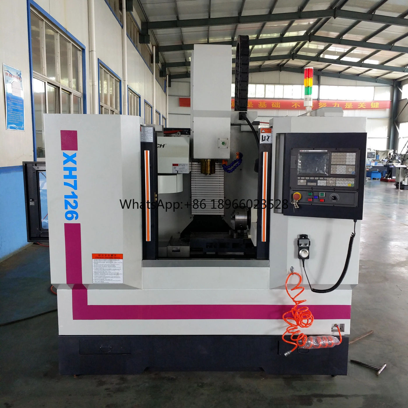 Slide 15dfd604d4b24deaa7d681cbd2572e15