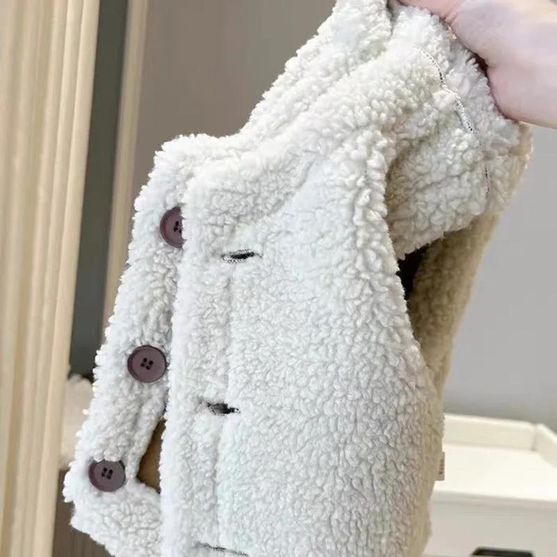 Description Picture 5 of item2025 Winter New Baby Sleeveless Warm Vest Infant Girls Thick Lamb Wool Vest Cardigan Boys Fleece Windproof Coat Kids Clothes