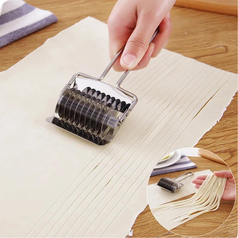 Description Picture 4 of itemStainless Steel Dough Lattice Roller Cutter Manual Multifunctional Noodle ShallotGarlic Roller Cutter Pizza Slicer Baking Tool